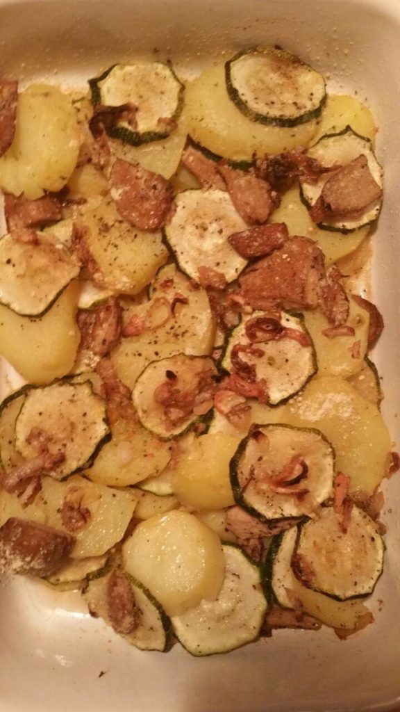 Zucchini-Kartoffel-Pilz-Auflauf - vegan und munter