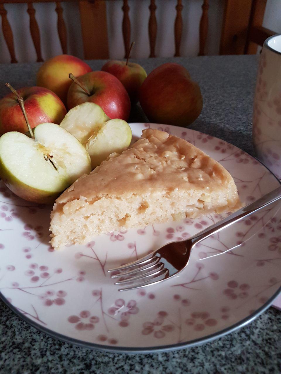 Apfel-Joghurt-Kuchen - vegan und munter